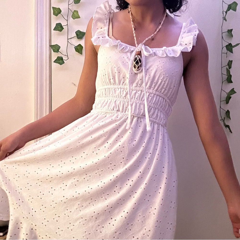 White ruffle cottage core dress🪴